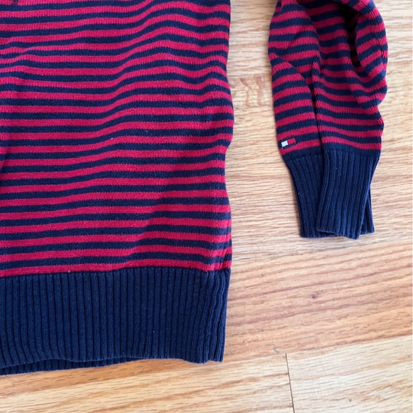 100% cotton Tommy Hilfiger v neck small boy sweater. Size 6 - Picture 7 of 8